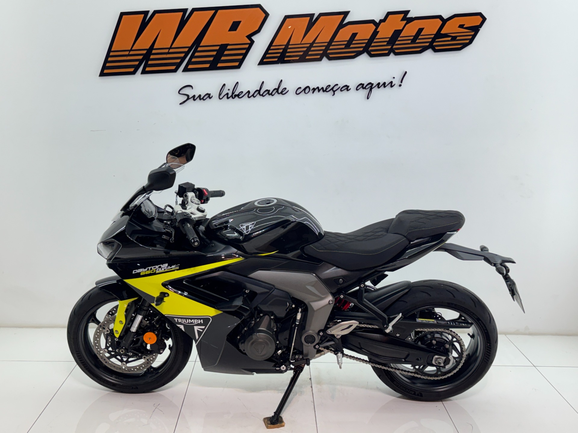 TRIUMPH DAYTONA 660