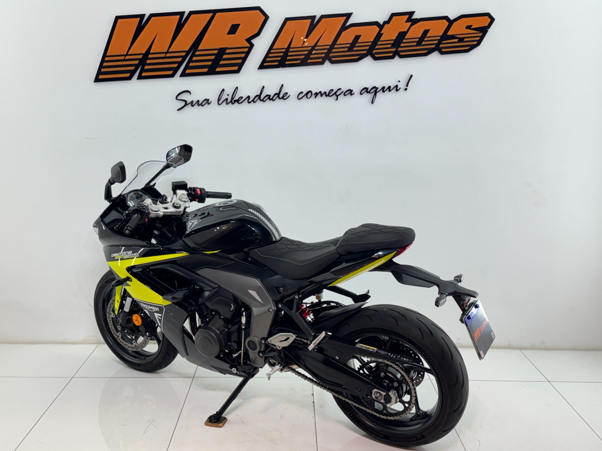 TRIUMPH DAYTONA 660