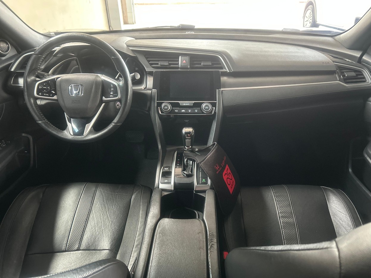 Car Image 10