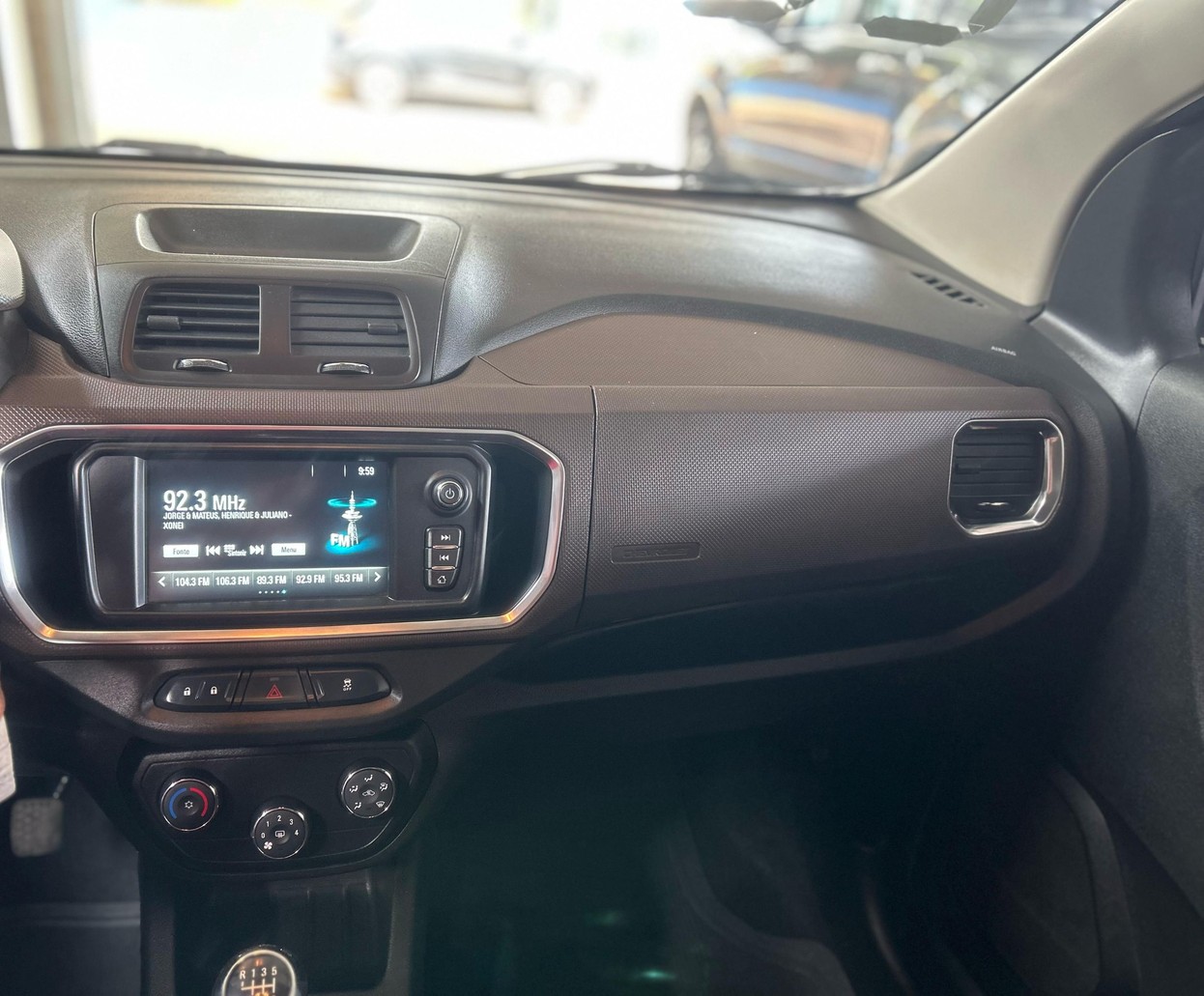 Car Image 9