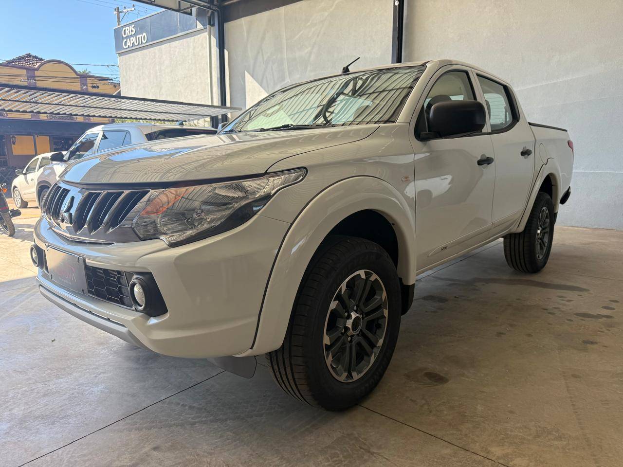 MITSUBISHI L200 TRITON
