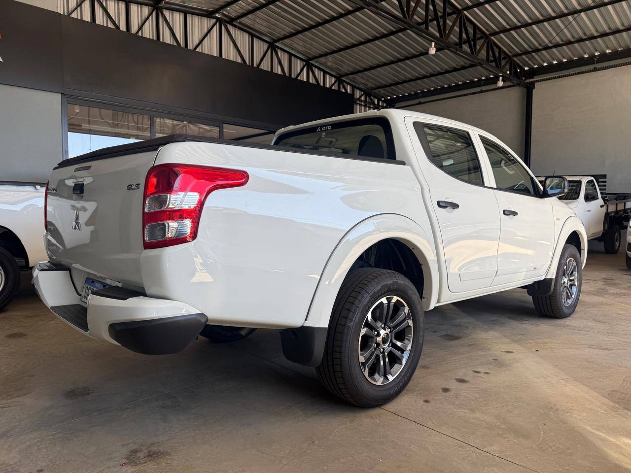 MITSUBISHI L200 TRITON