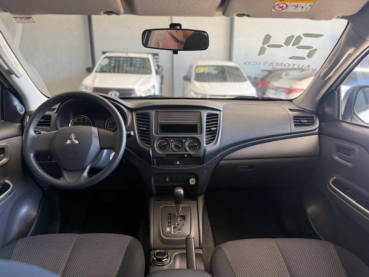 MITSUBISHI L200 TRITON