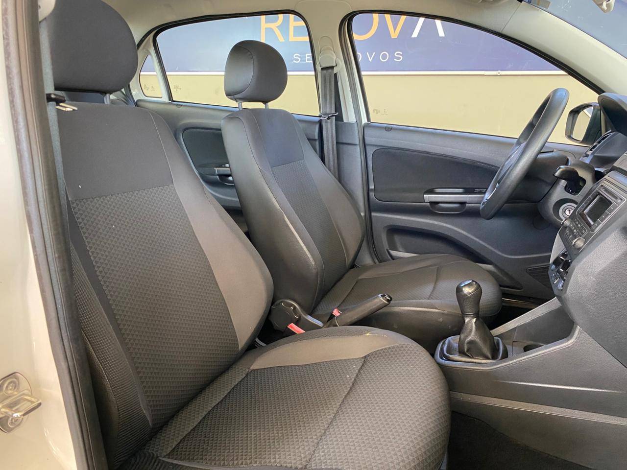 VOLKSWAGEN VOYAGE