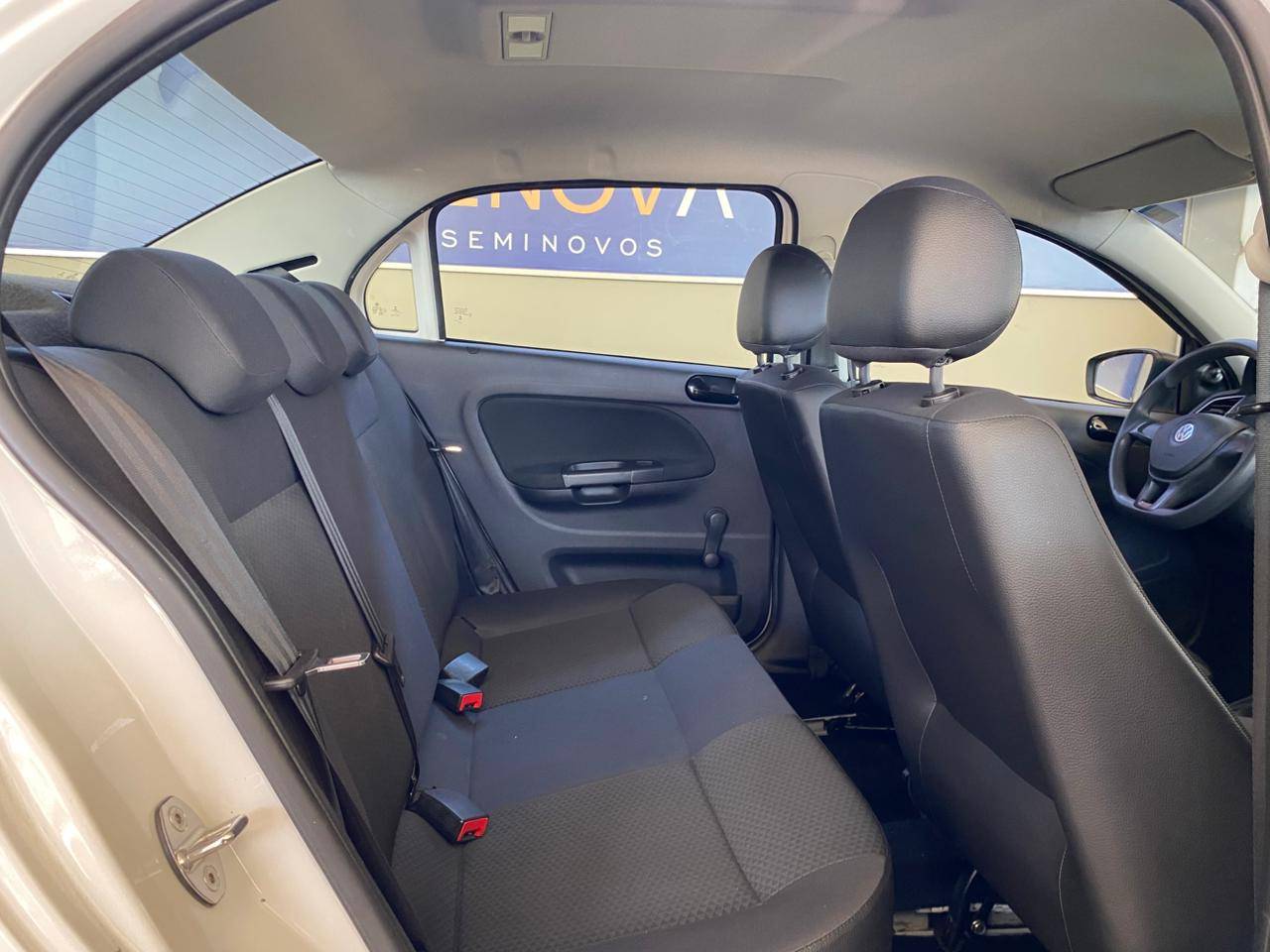 VOLKSWAGEN VOYAGE