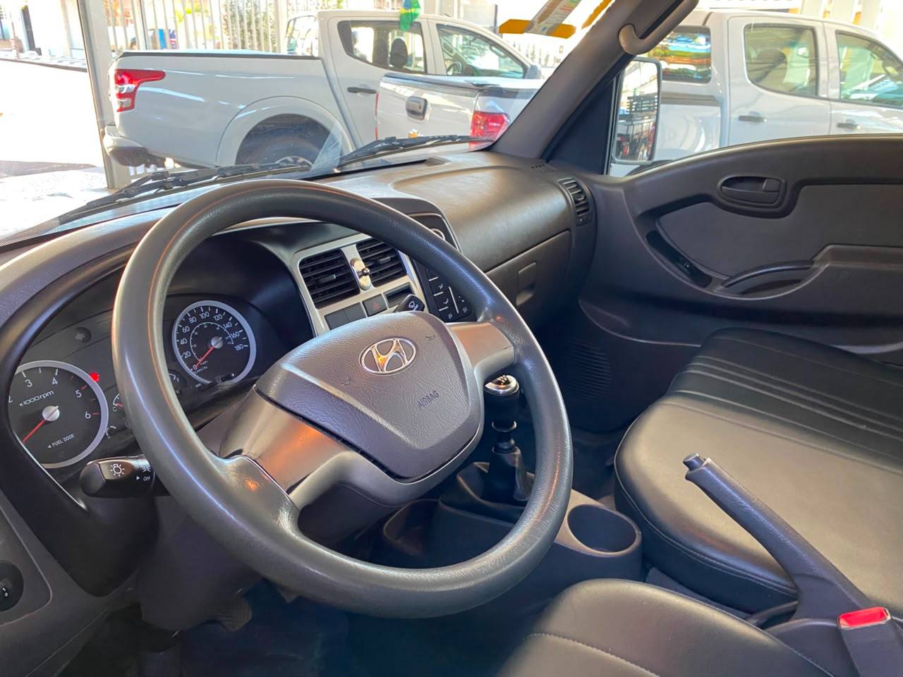 HYUNDAI HR