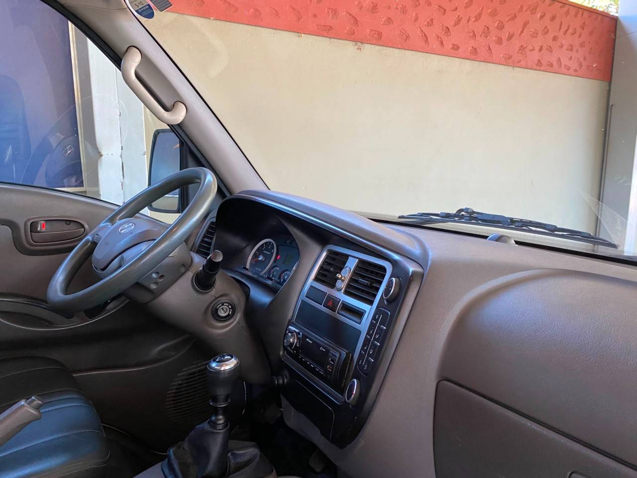 HYUNDAI HR