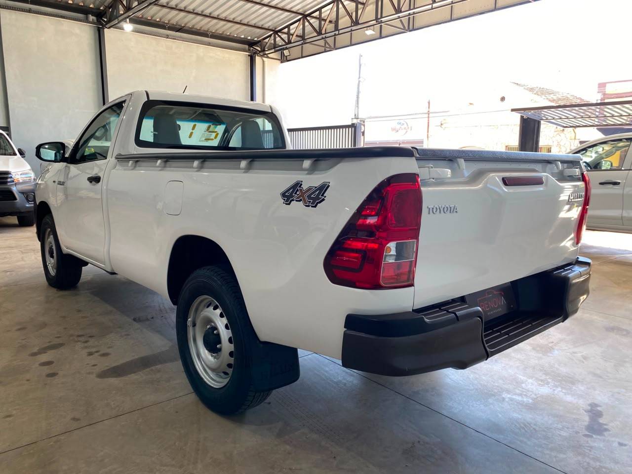 TOYOTA HILUX
