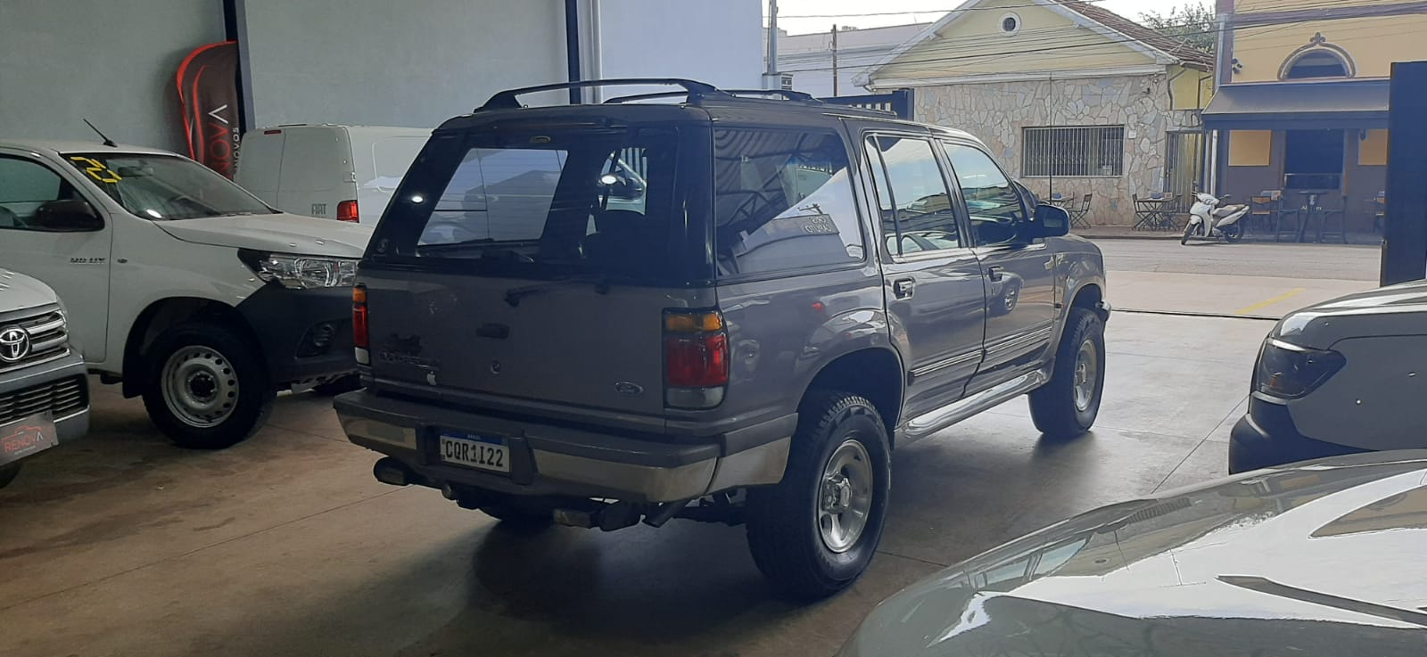 FORD EXPLORER