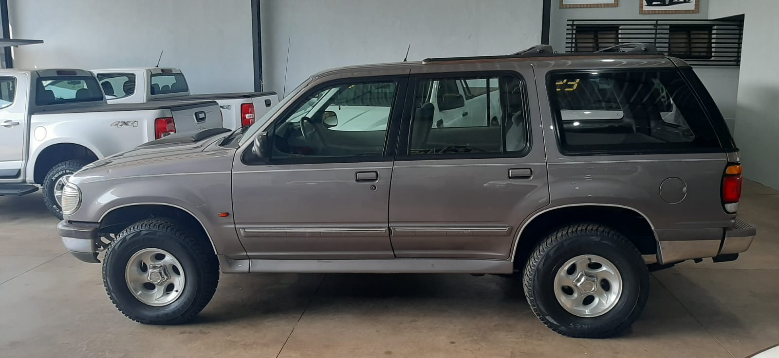 FORD EXPLORER
