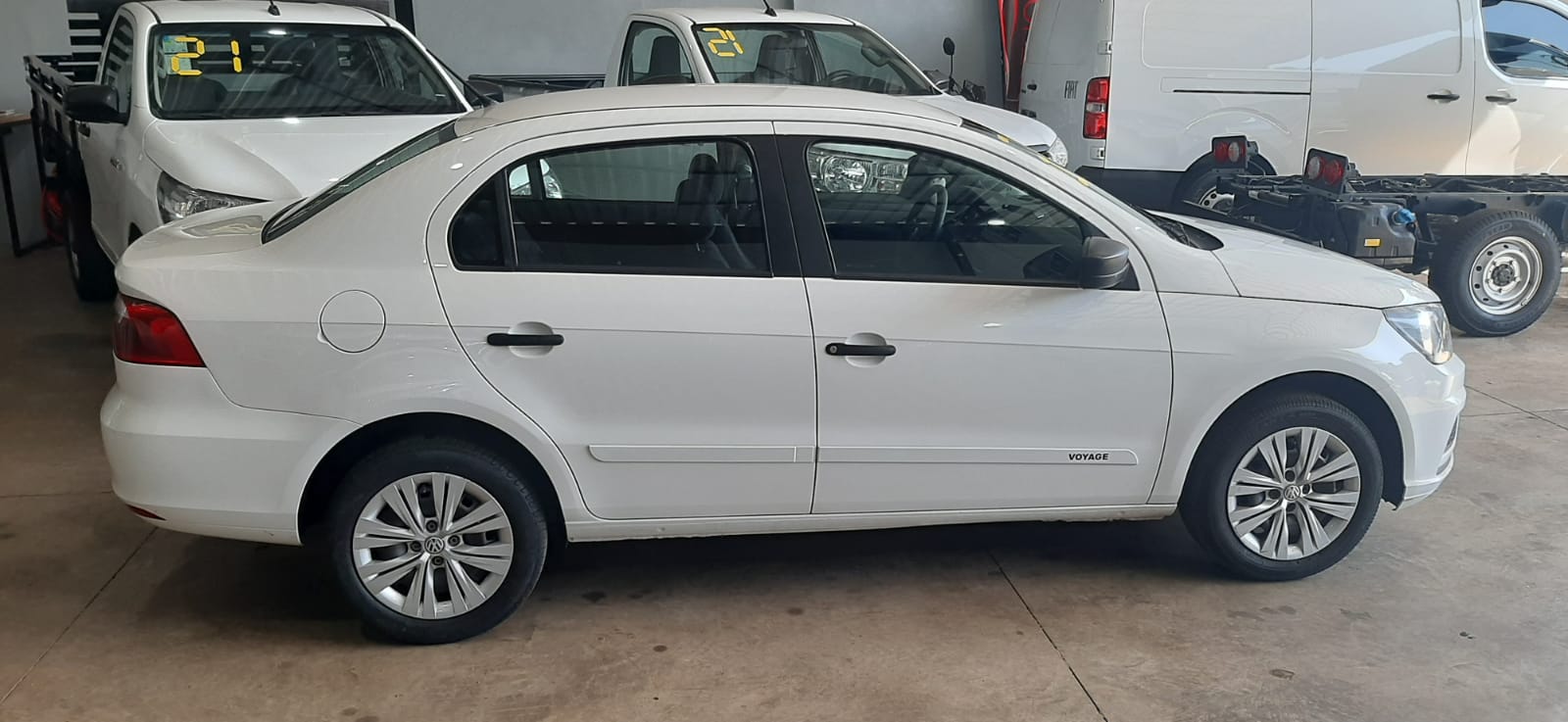 VOLKSWAGEN VOYAGE