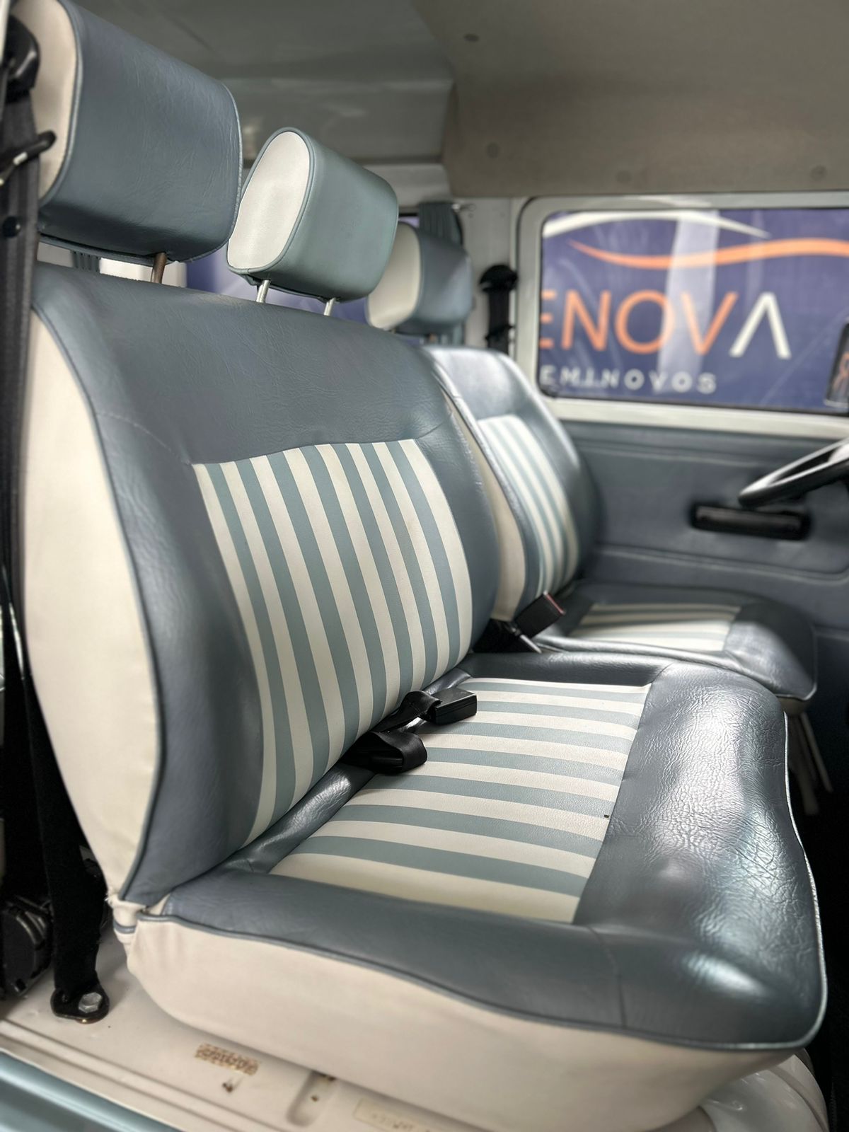 VOLKSWAGEN KOMBI