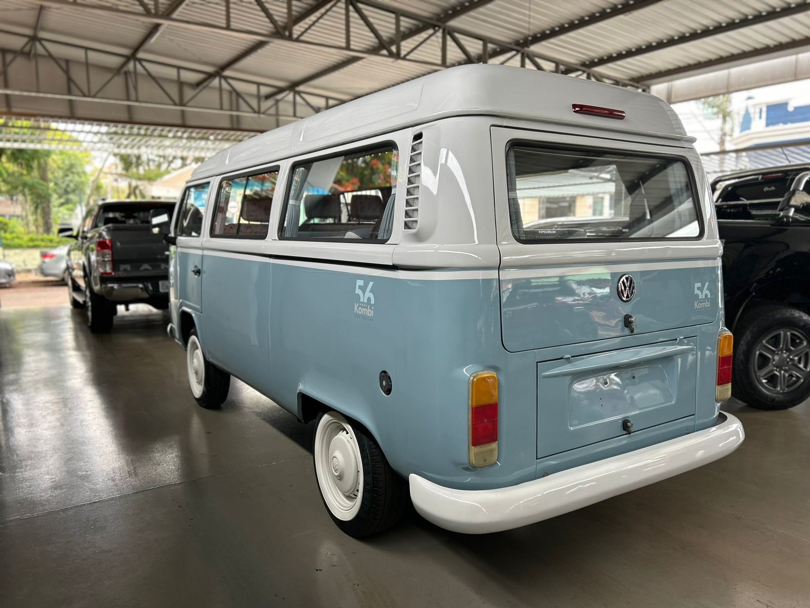 VOLKSWAGEN KOMBI