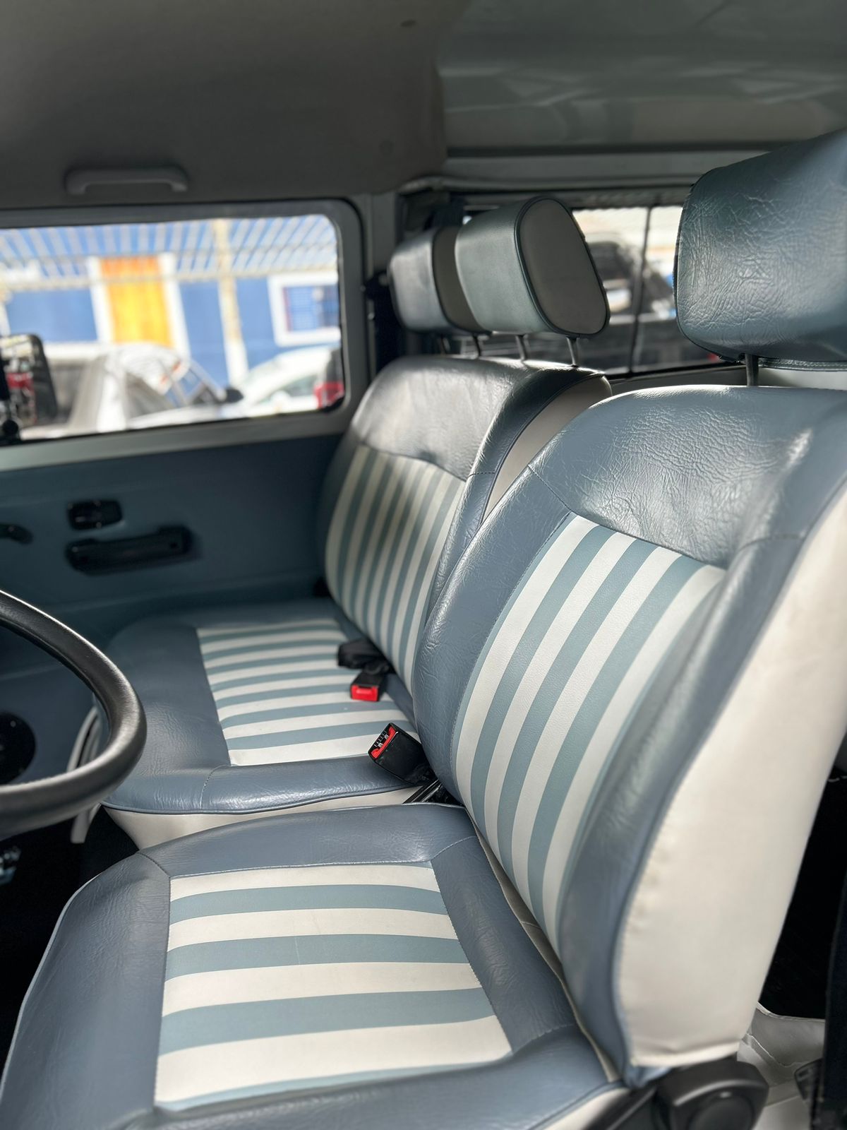 VOLKSWAGEN KOMBI