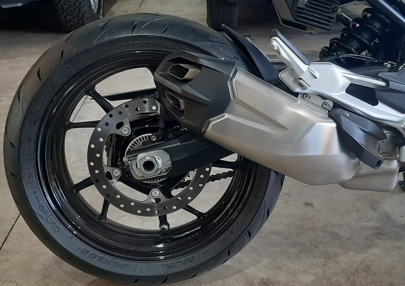 BMW F 900 R SPORT PLUS