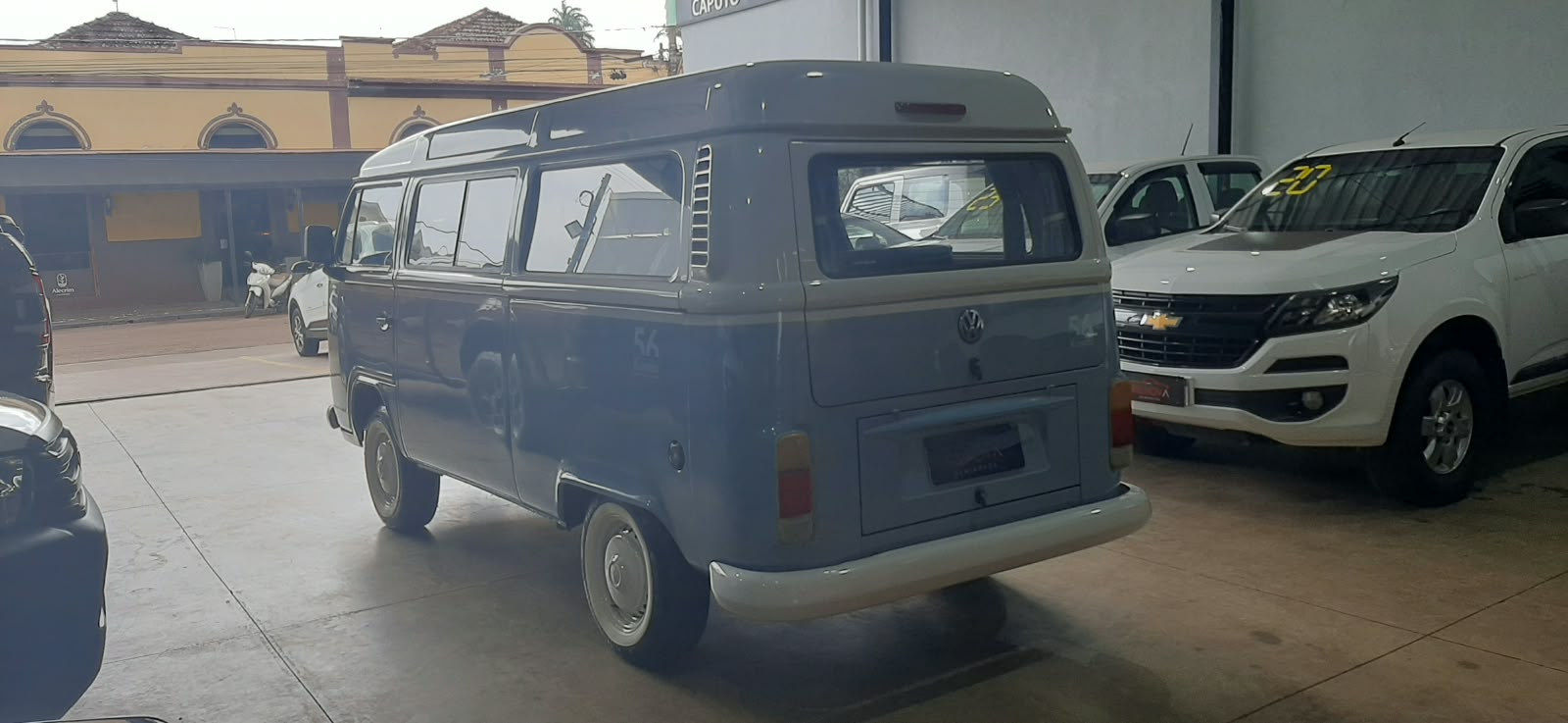 VOLKSWAGEN KOMBI