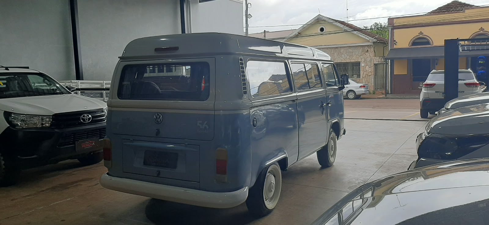 VOLKSWAGEN KOMBI