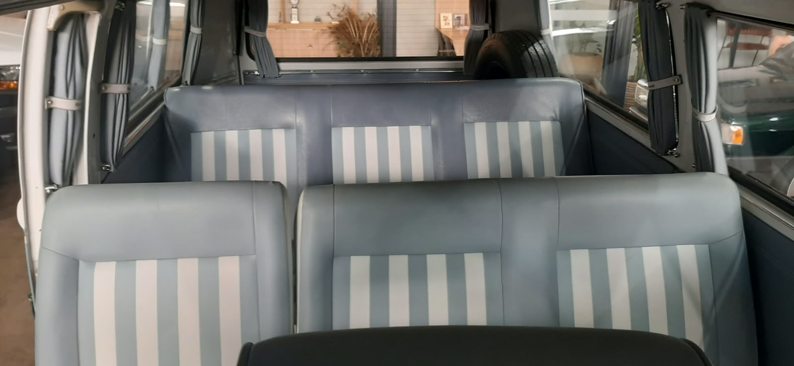 VOLKSWAGEN KOMBI
