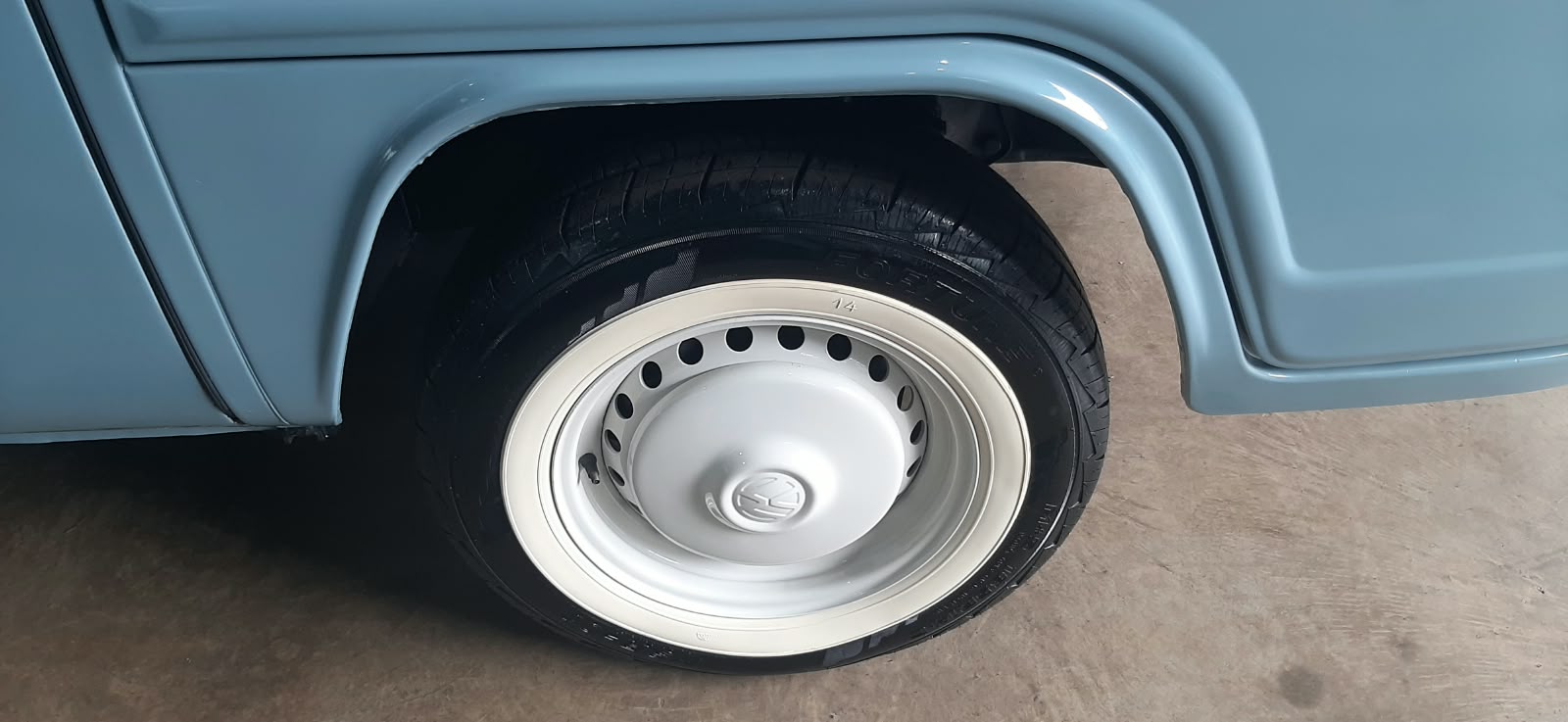 VOLKSWAGEN KOMBI