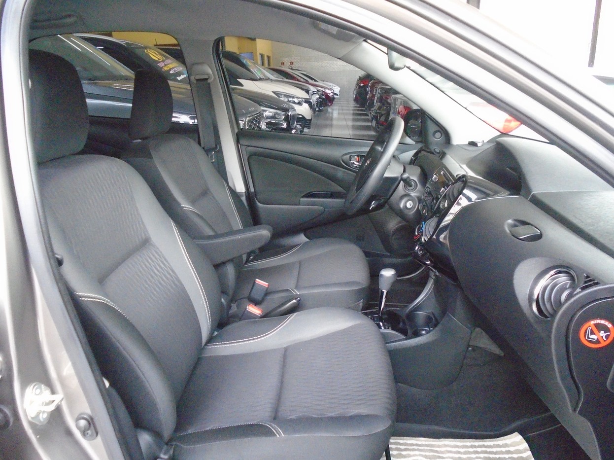 ETIOS 1.5 X PLUS SEDAN 16V