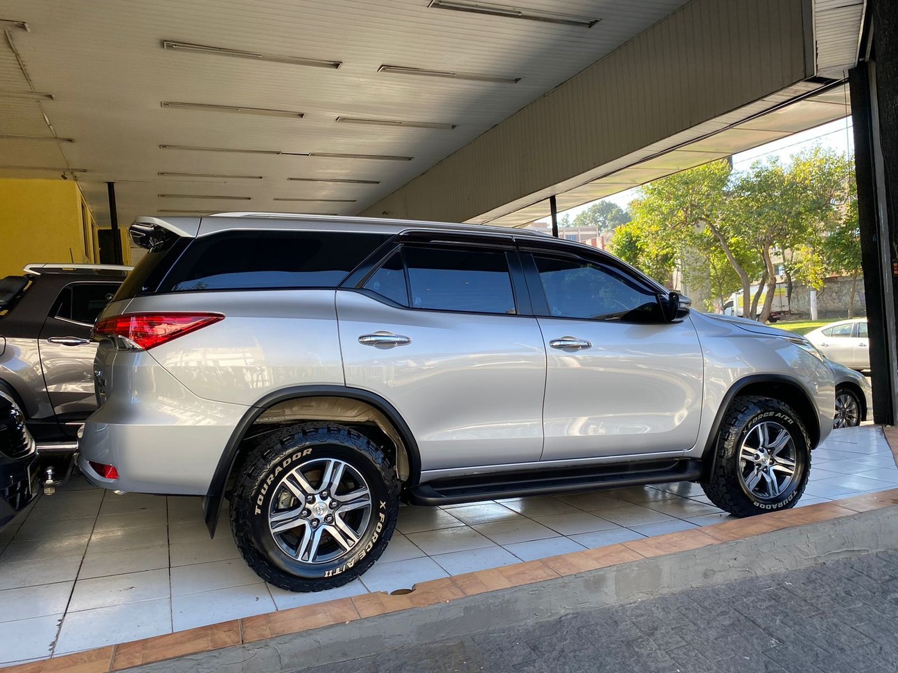 HILUX SW4 2.7 SRV 7 LUGARES 4X2 16V
