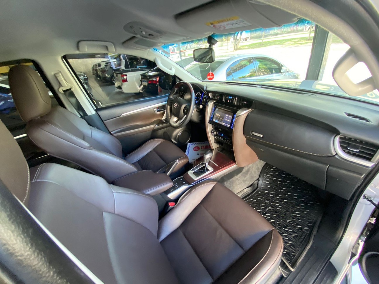 HILUX SW4 2.7 SRV 7 LUGARES 4X2 16V