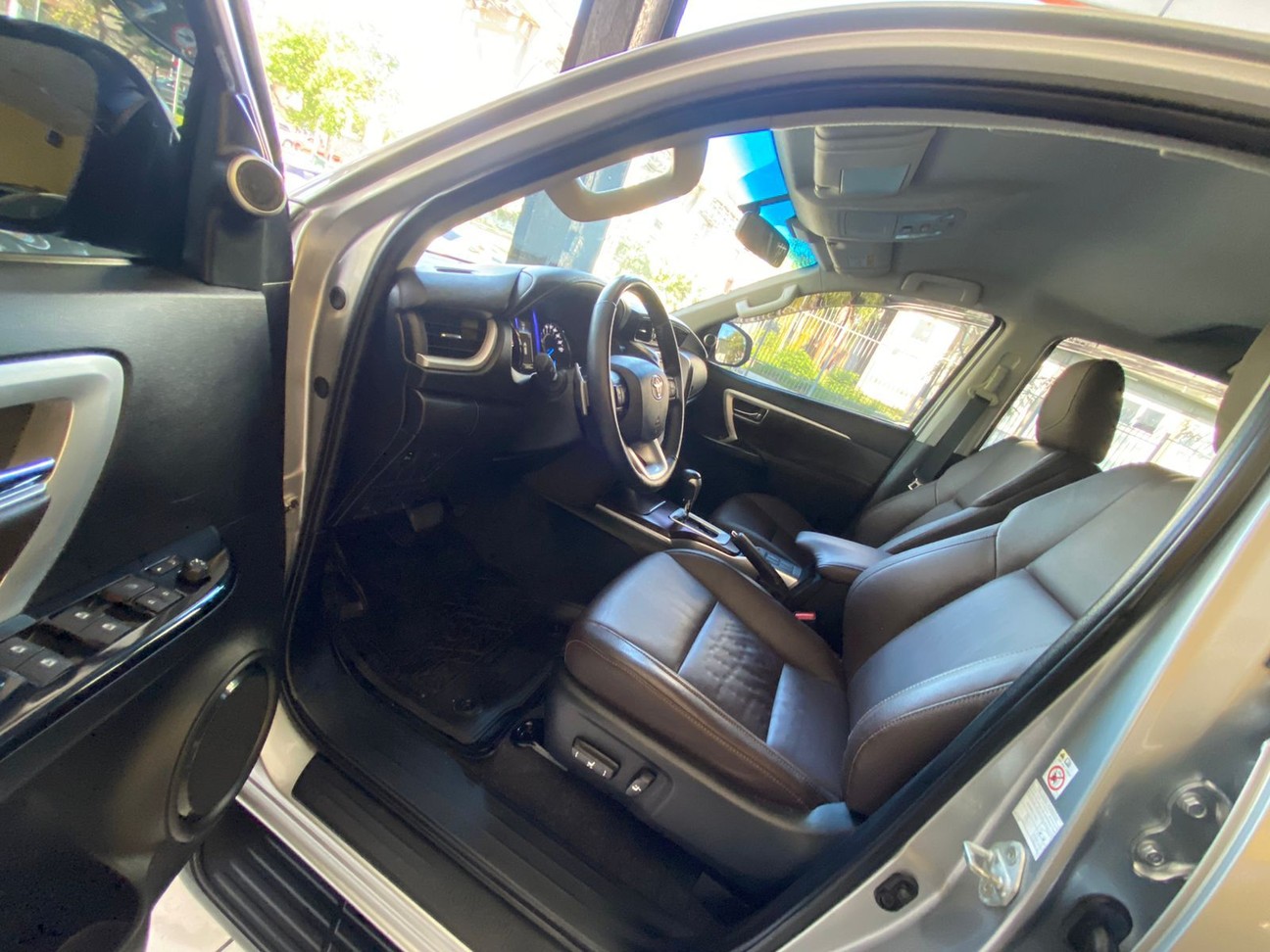 HILUX SW4 2.7 SRV 7 LUGARES 4X2 16V