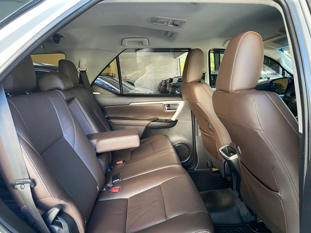 HILUX SW4 2.7 SRV 7 LUGARES 4X2 16V