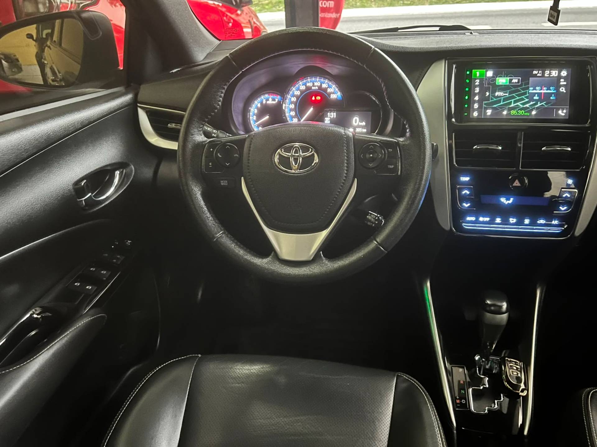TOYOTA YARIS