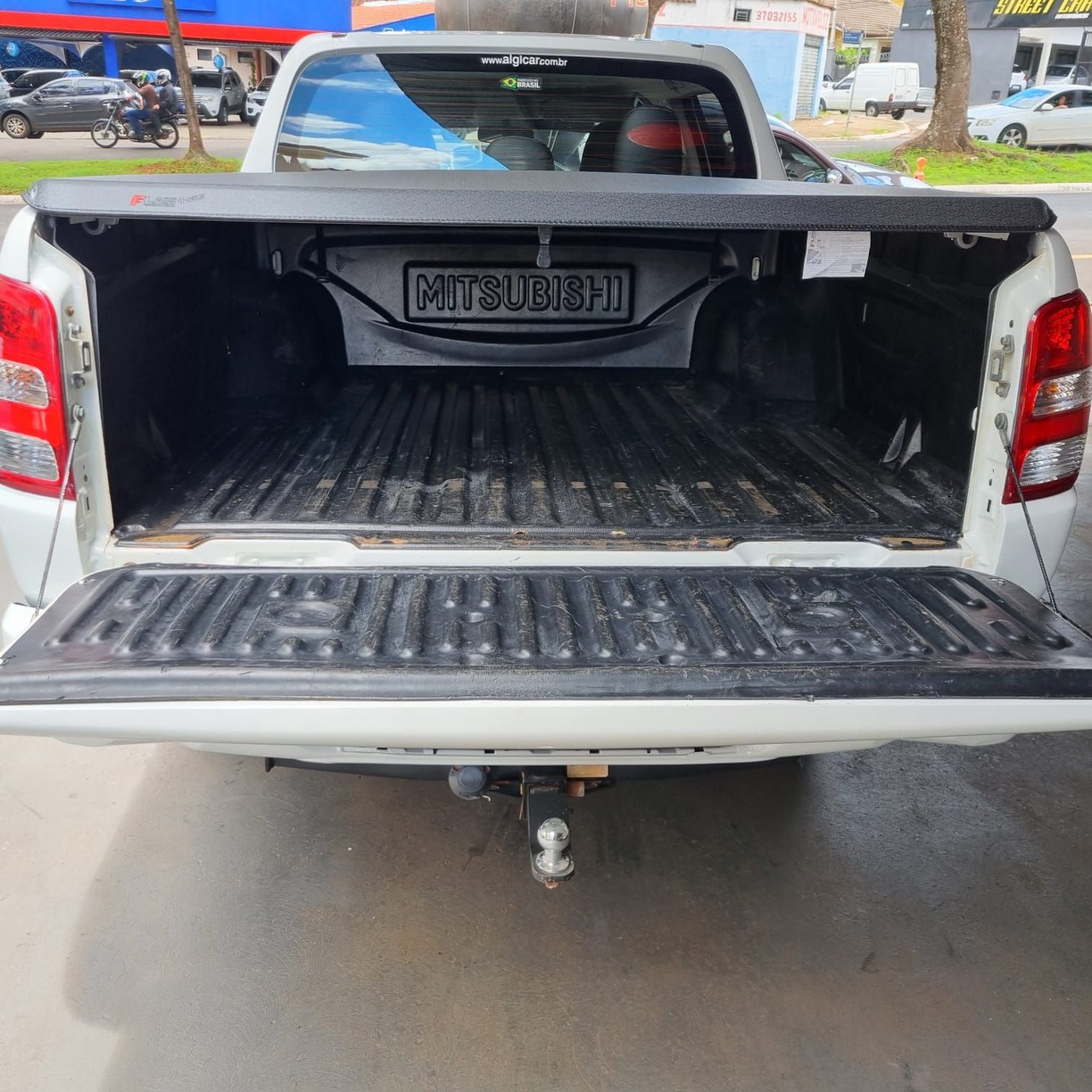 L200 TRITON 2.4 16V TURBO SPORT GL CD 4X4