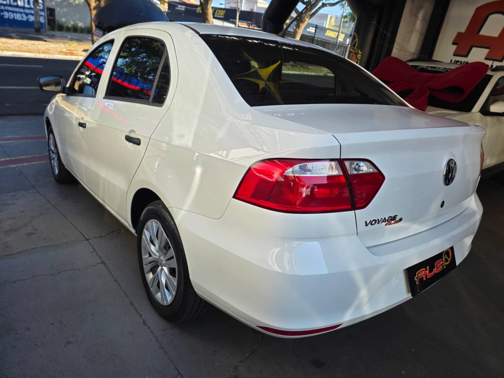 VOLKSWAGEN VOYAGE