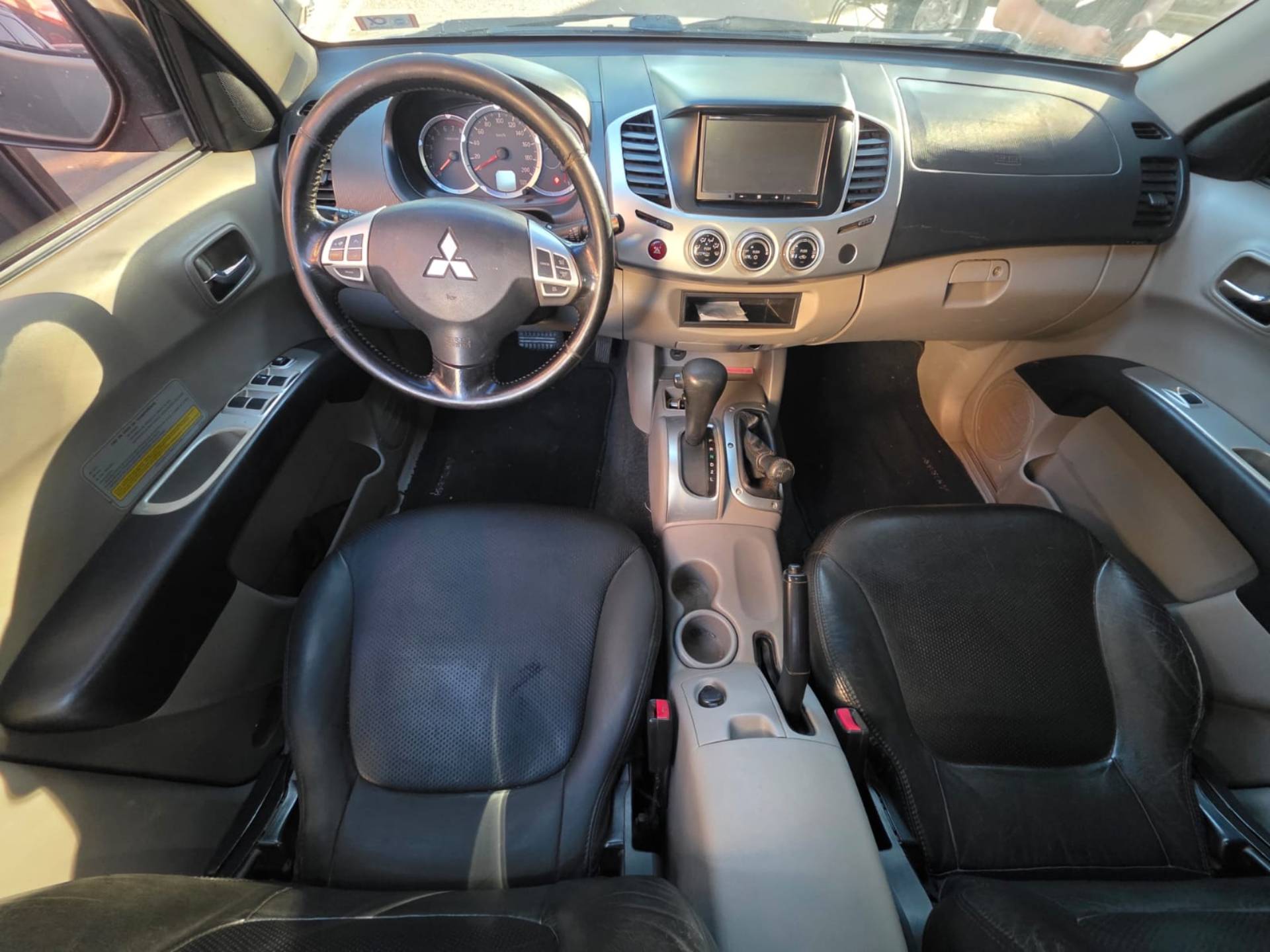 MITSUBISHI L200 TRITON