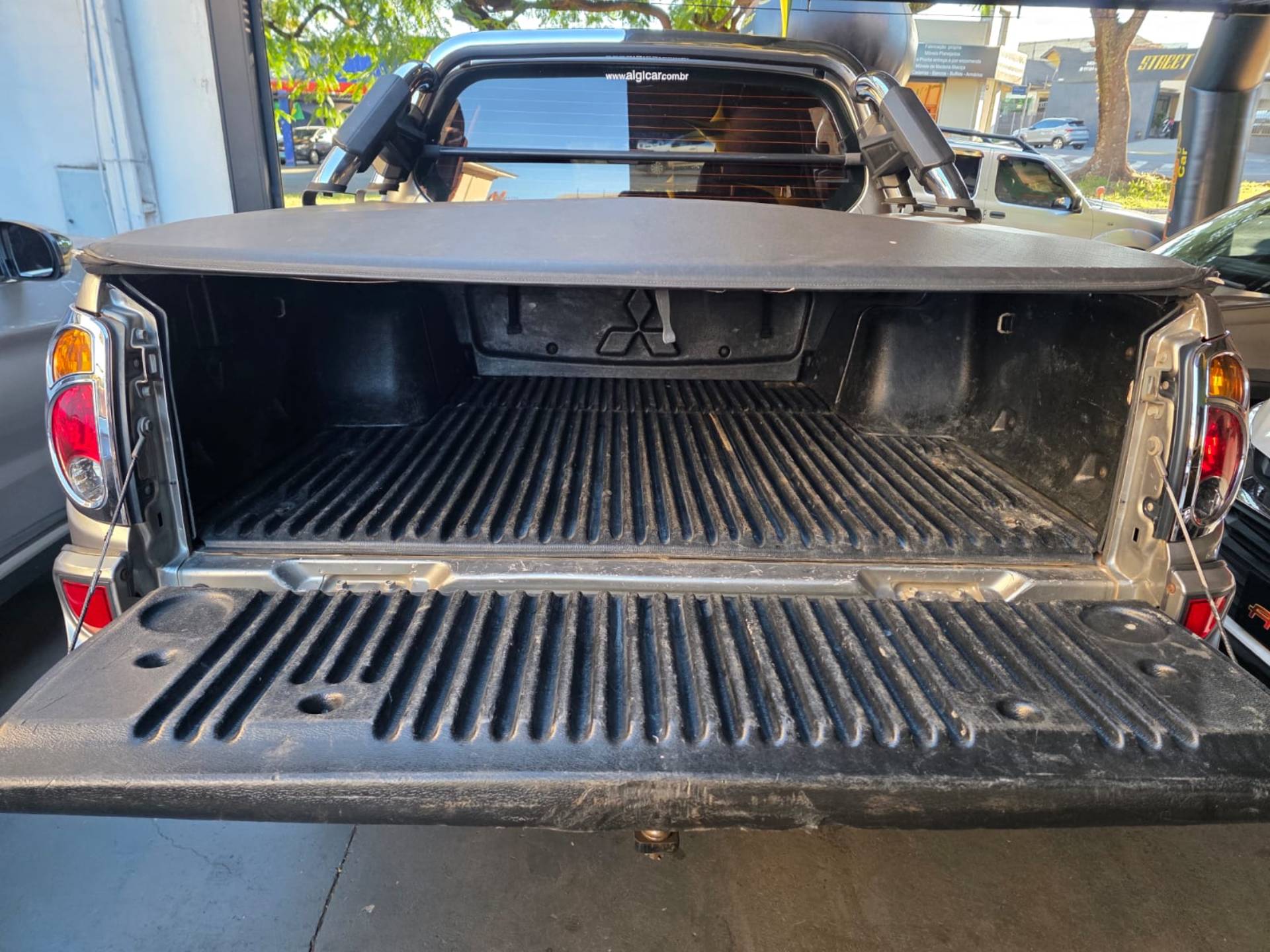 MITSUBISHI L200 TRITON