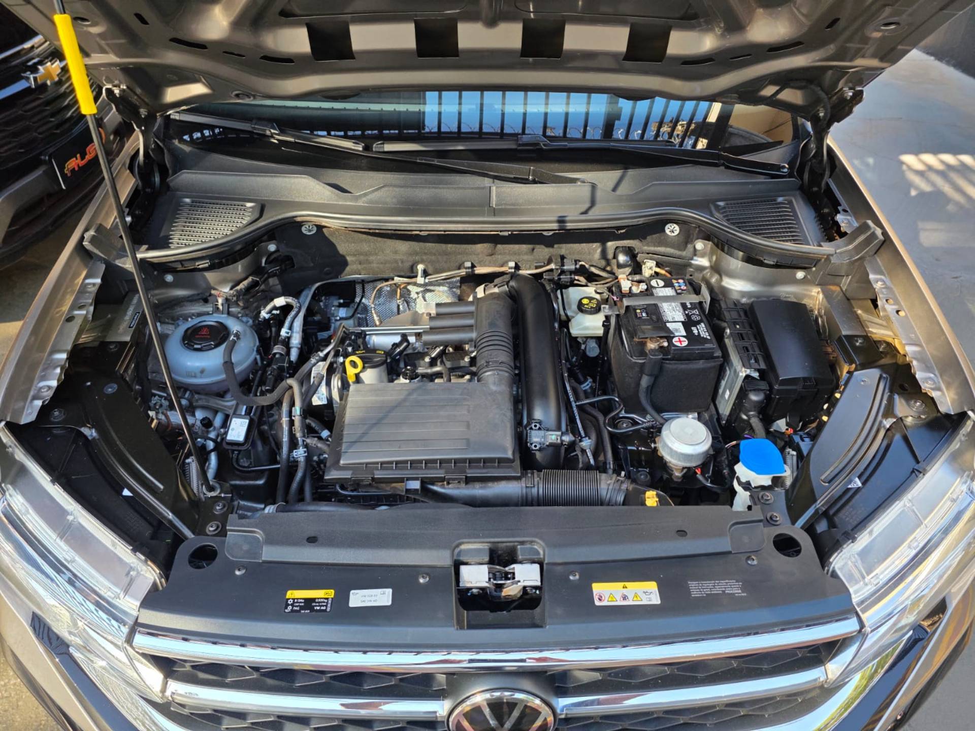 VOLKSWAGEN TAOS