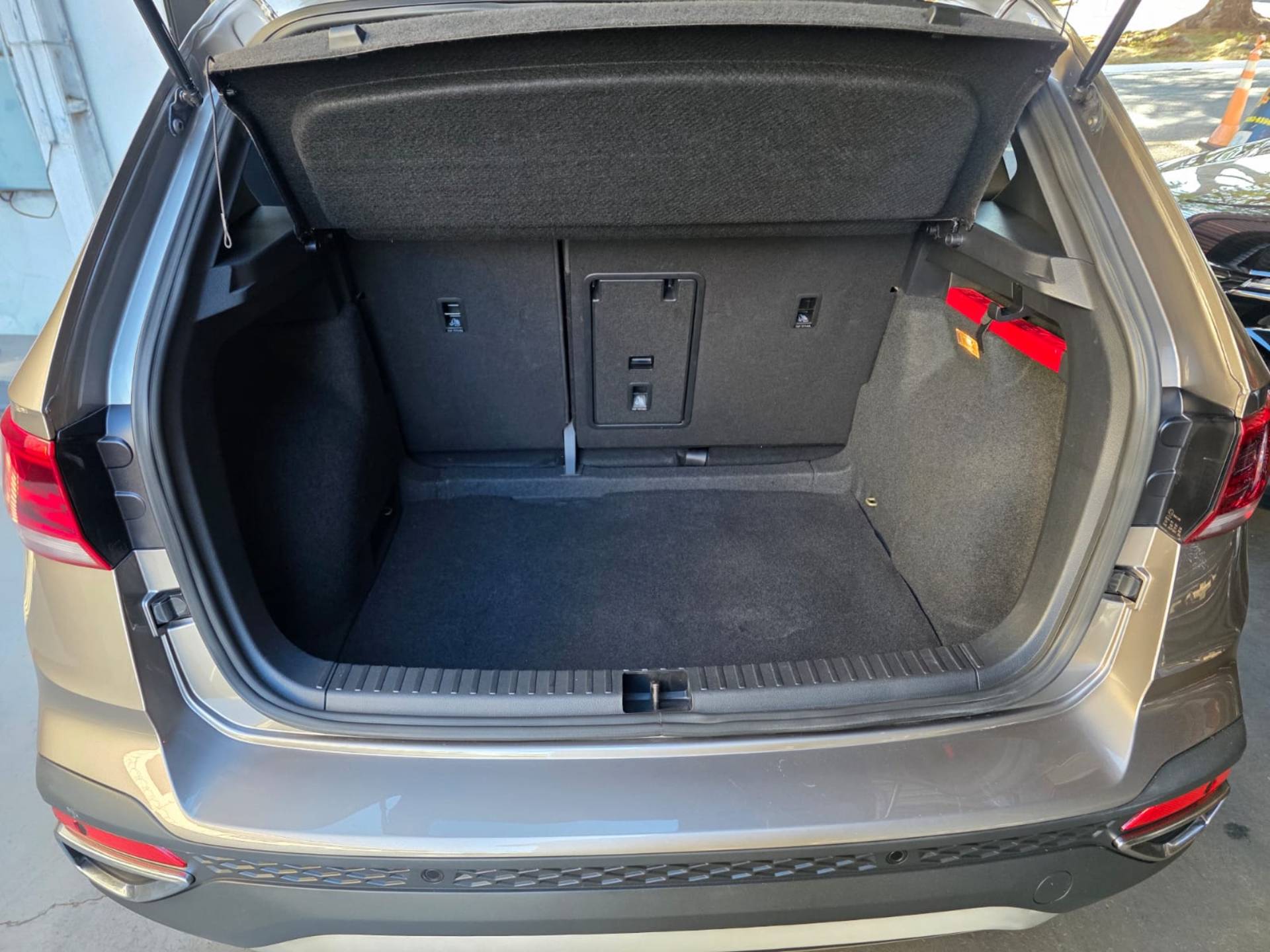 VOLKSWAGEN TAOS