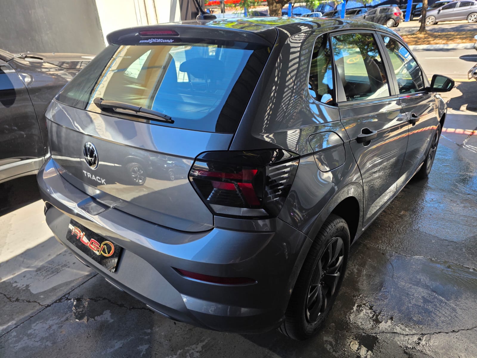 VOLKSWAGEN POLO