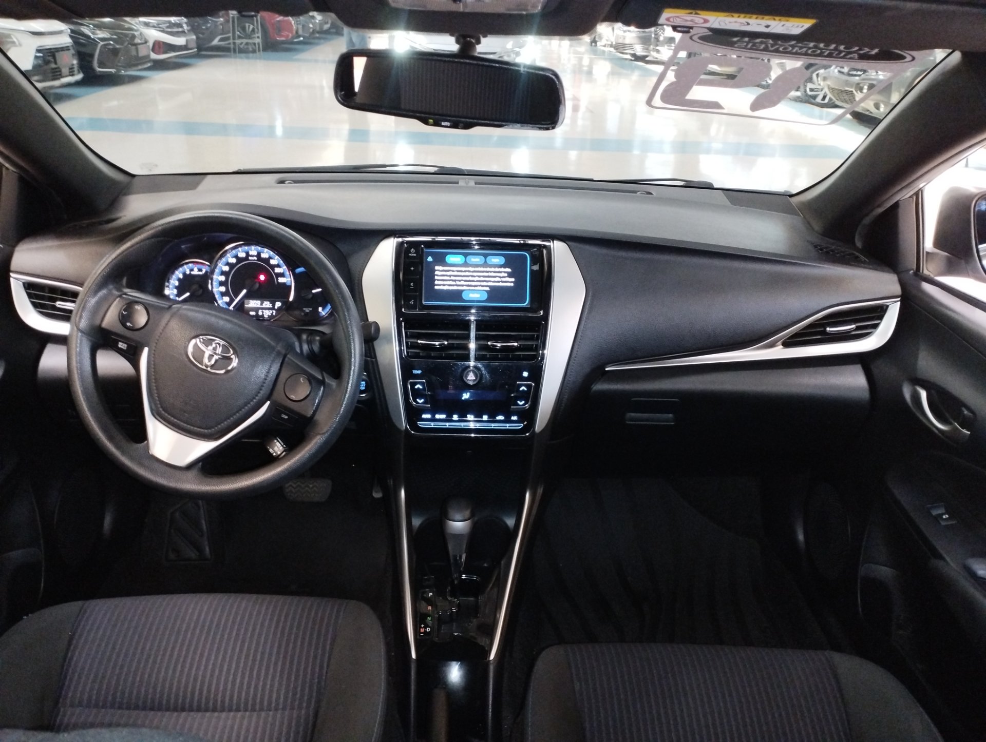TOYOTA YARIS