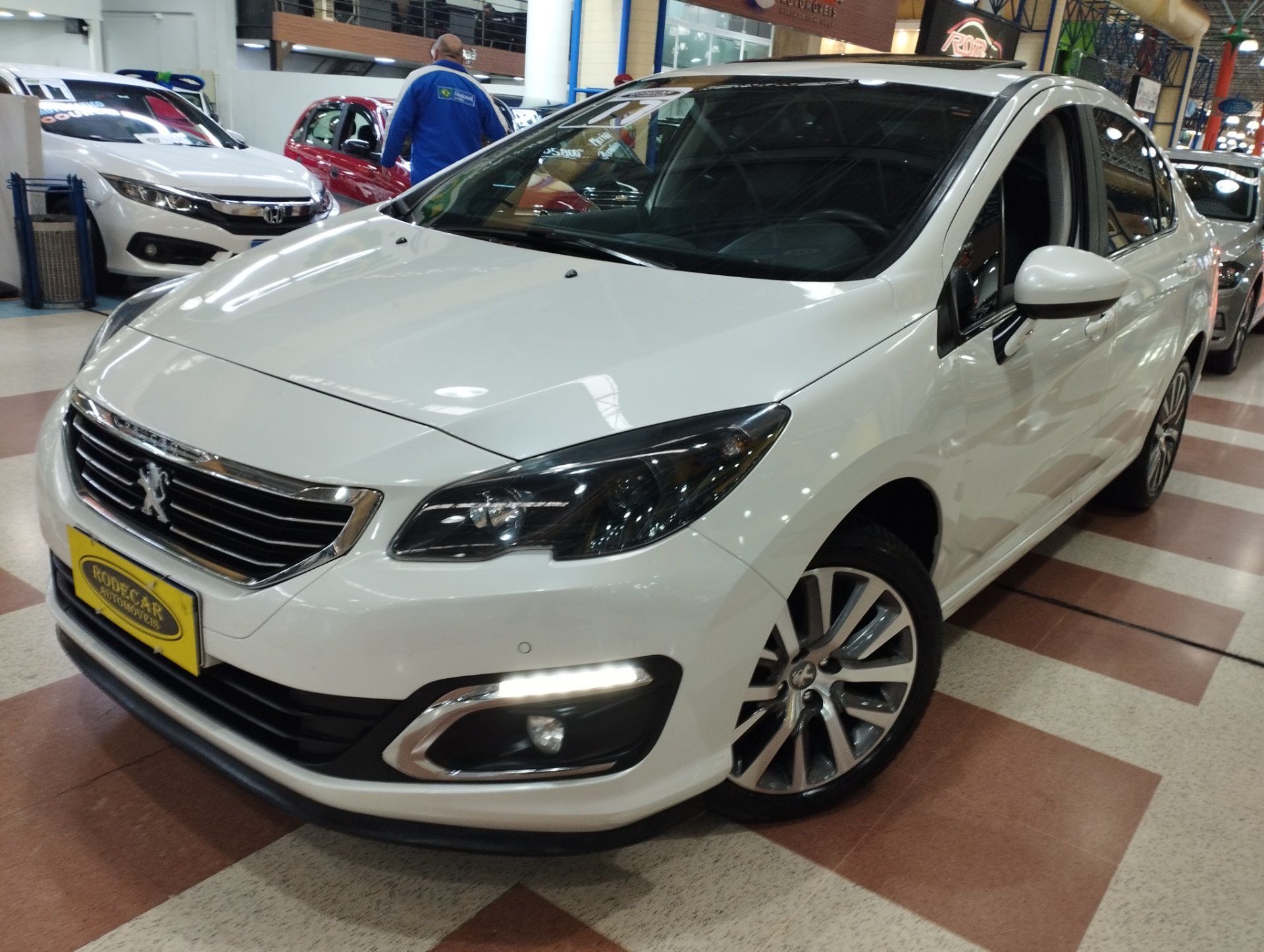 PEUGEOT 408
