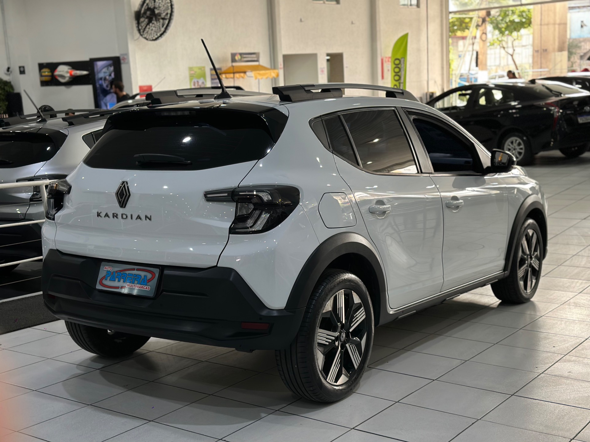 RENAULT JUVAQUATRE