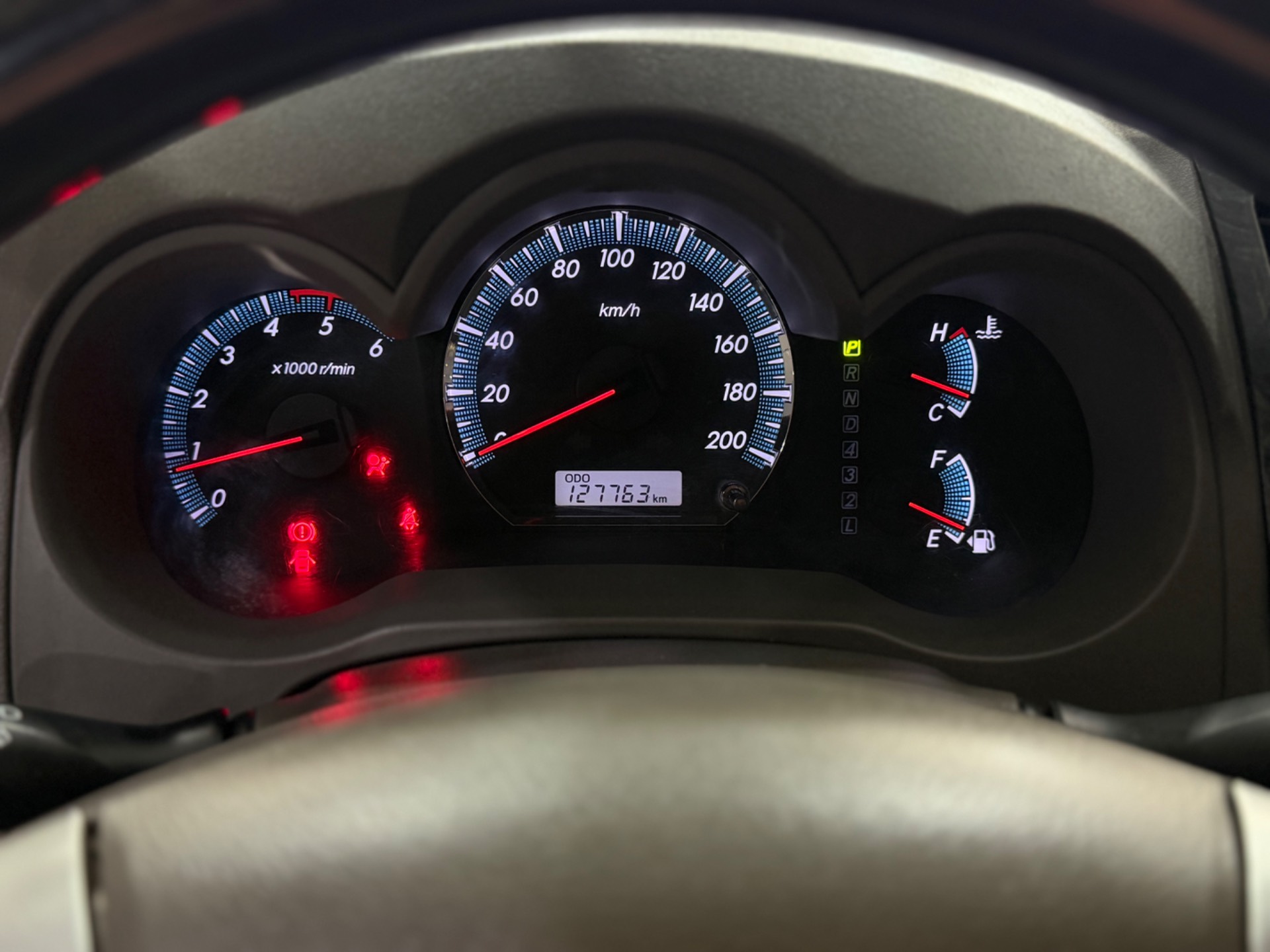TOYOTA HILUX SW4