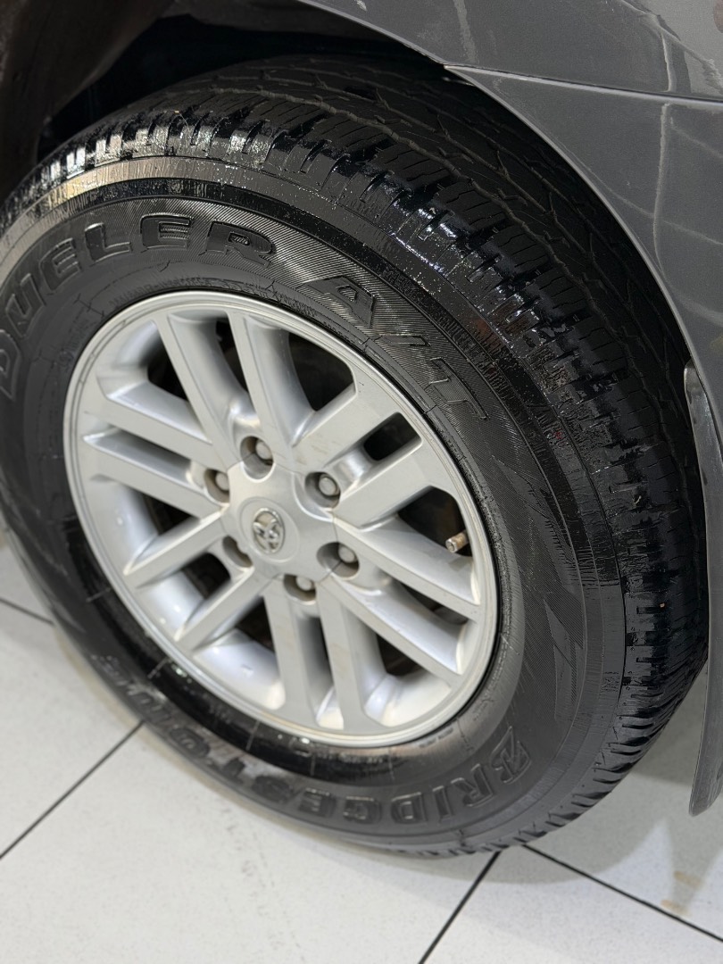 TOYOTA HILUX SW4