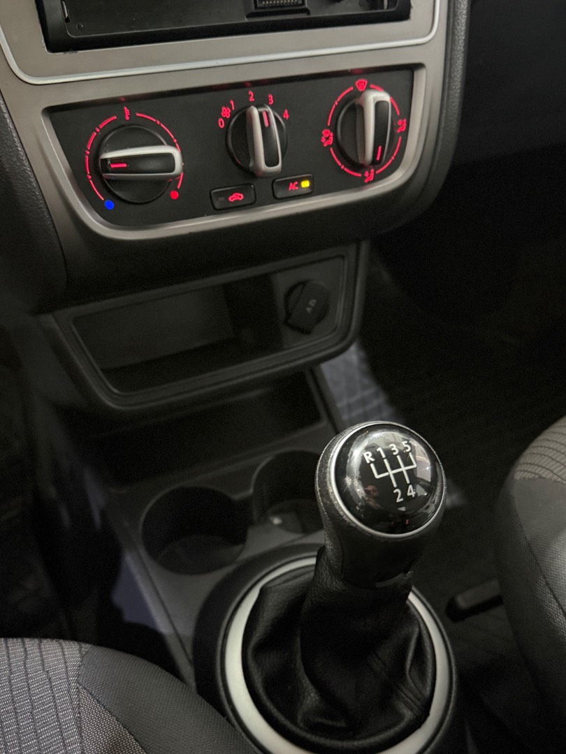 VOLKSWAGEN VOYAGE