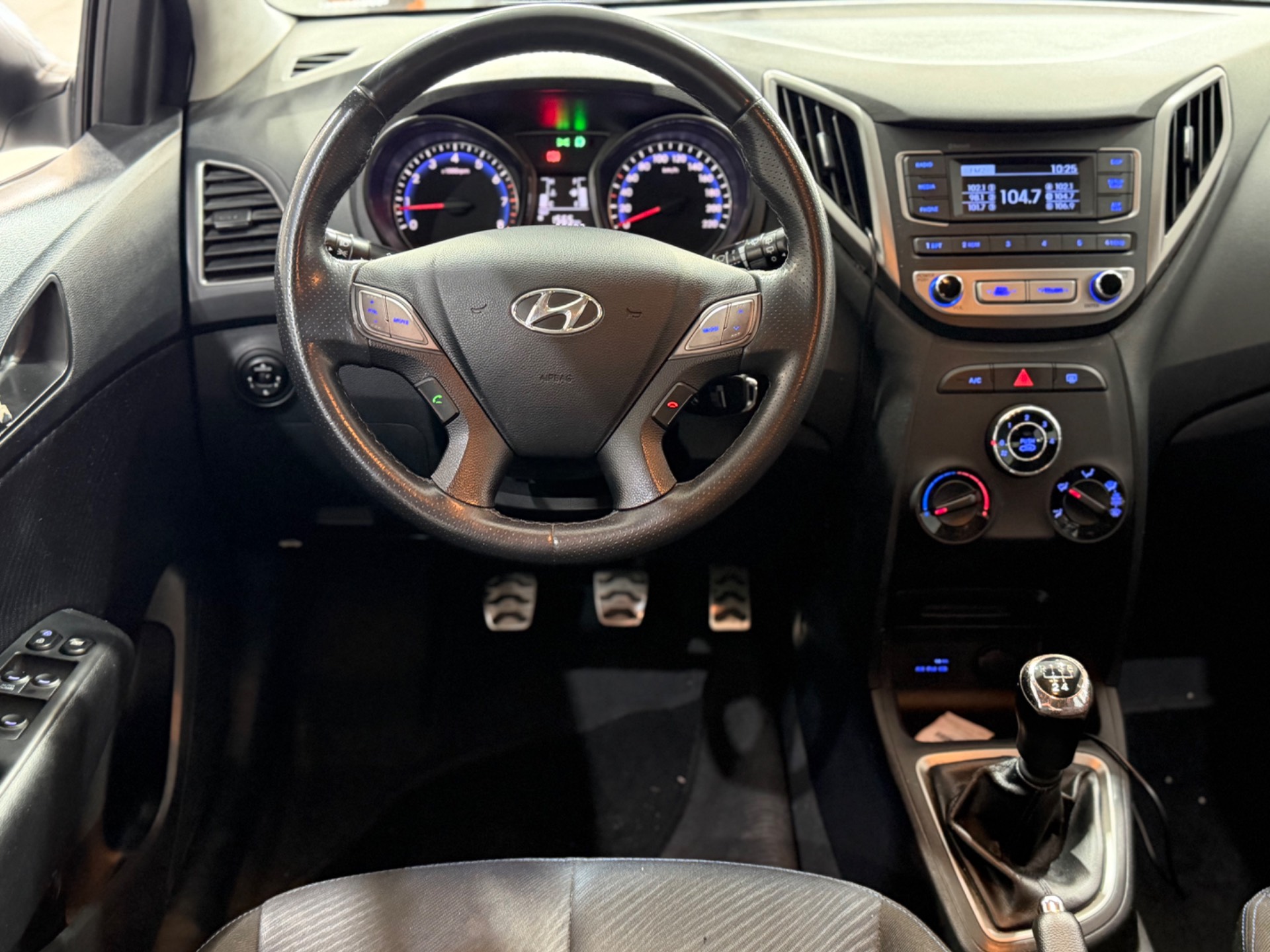 HYUNDAI HB20X