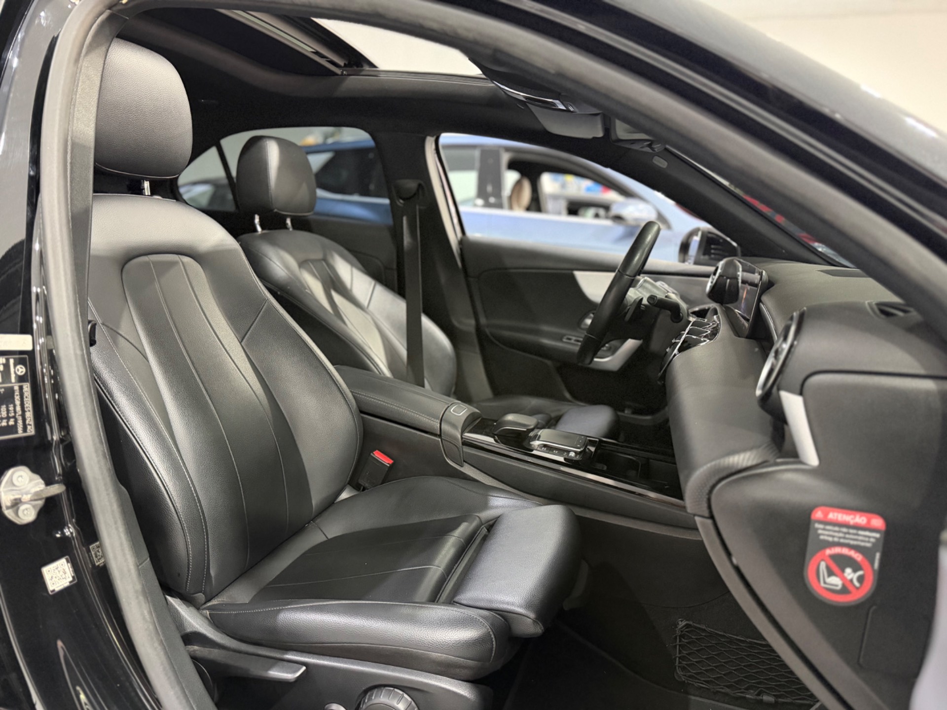 MERCEDES-BENZ A 200