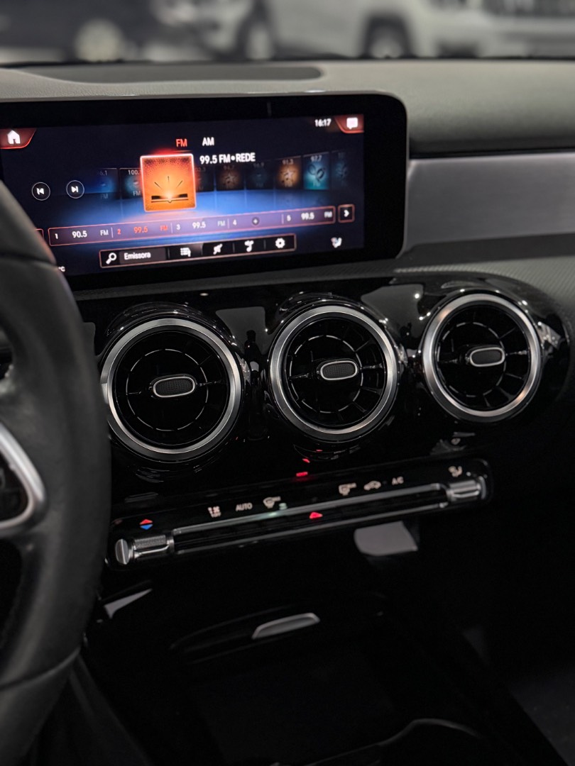 MERCEDES-BENZ A 200