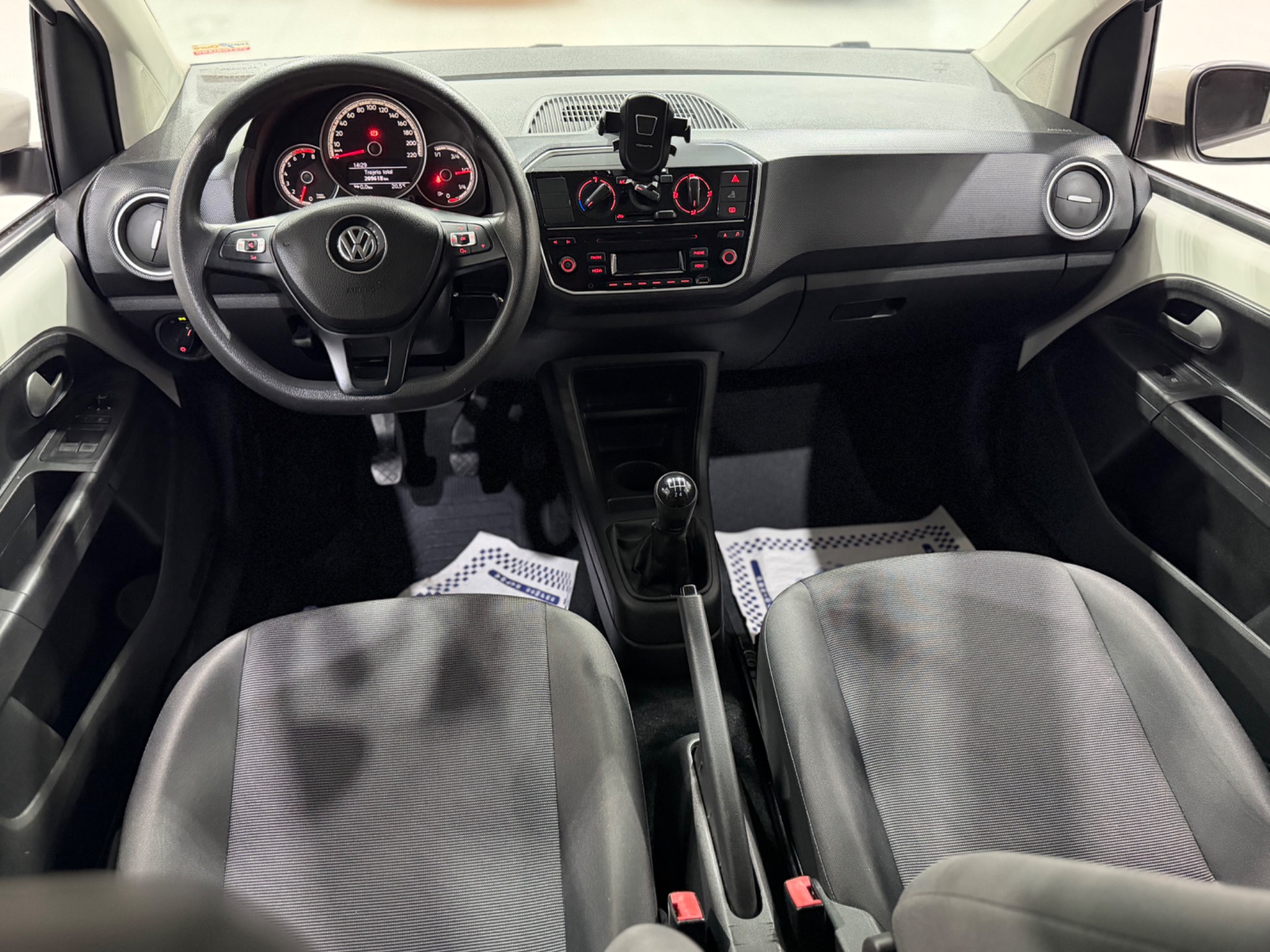 VOLKSWAGEN UP