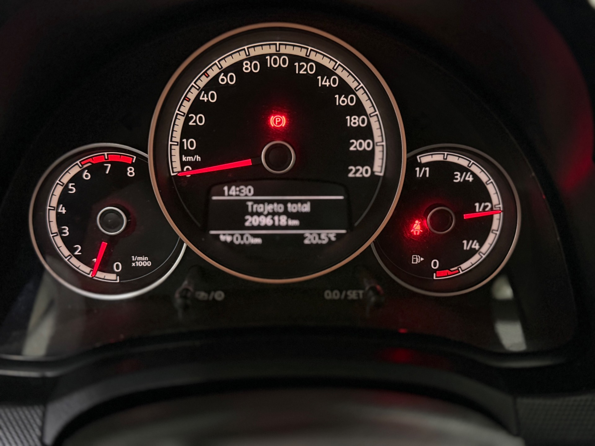 VOLKSWAGEN UP