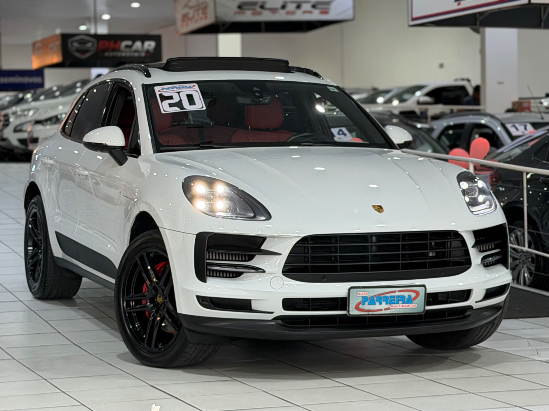 PORSCHE MACAN