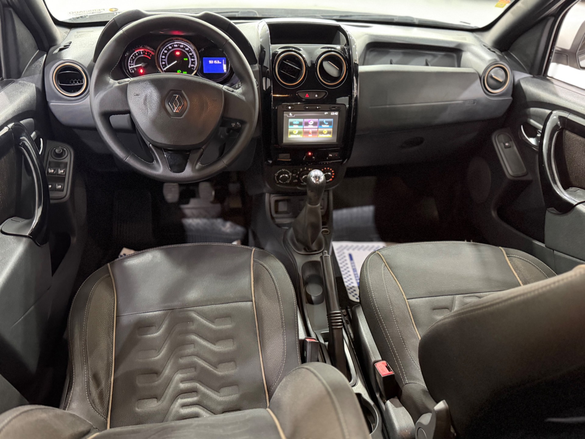 RENAULT DUSTER