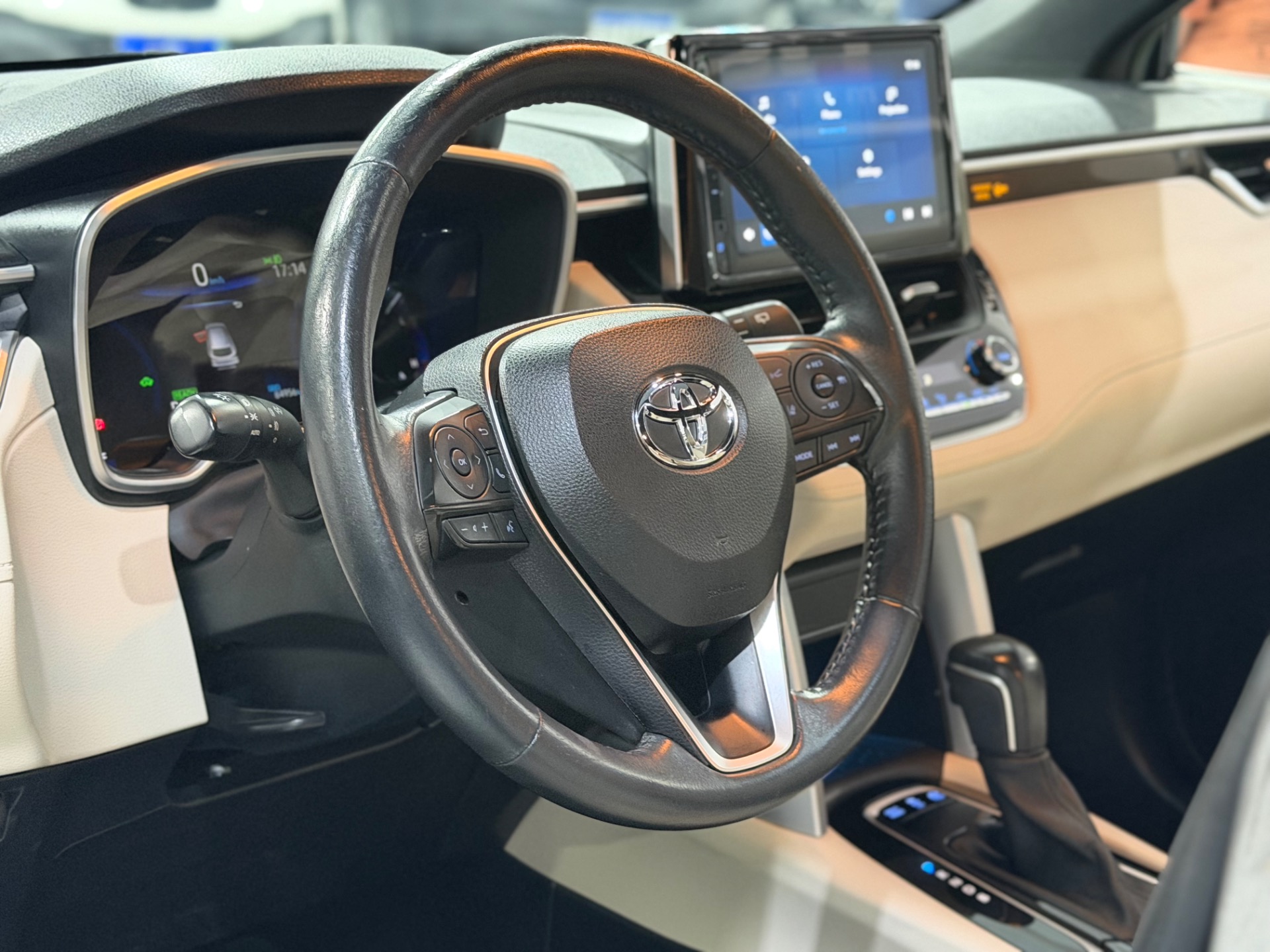 TOYOTA COROLLA CROSS